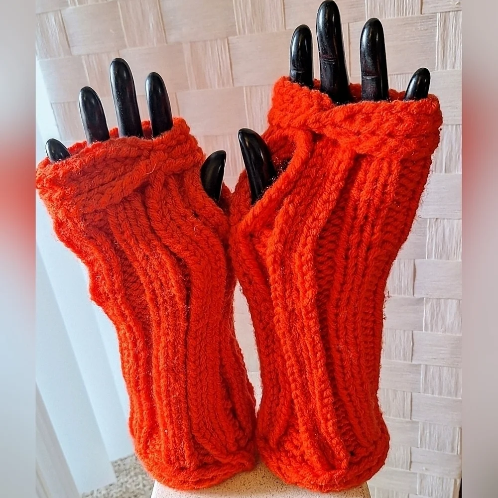 NWT Artisanal Fingerless Gloves